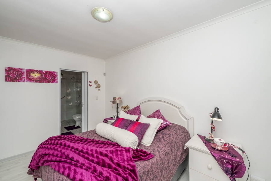 3 Bedroom Property for Sale in De Oude Spruit Western Cape